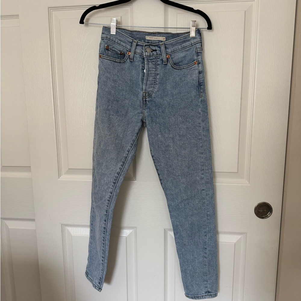 Levi's Light Blue Women's Wedgie Skinny Jeans